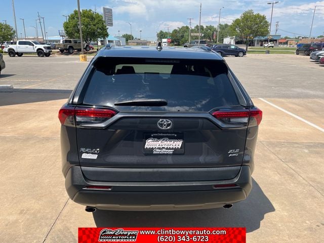 2022 Toyota RAV4 XLE