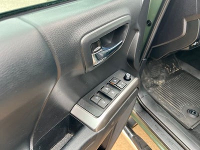 2022 Toyota Tacoma Limited V6