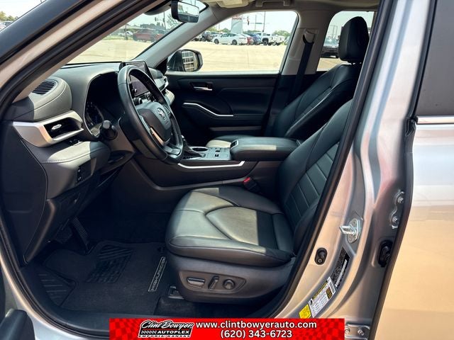 2024 Toyota Highlander Hybrid XLE