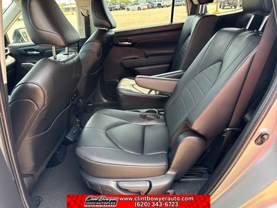 2024 Toyota Highlander Hybrid XLE