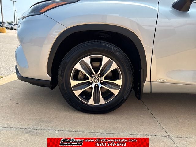 2024 Toyota Highlander Hybrid XLE