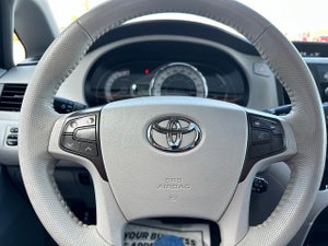 2013 Toyota Sienna SE 8 Passenger