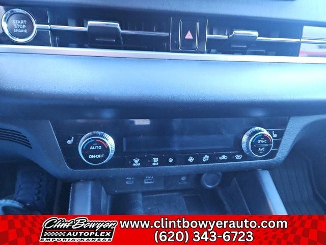 2024 Mitsubishi Outlander SE Black Edition w/Pano Roof