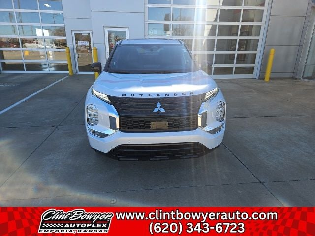 2024 Mitsubishi Outlander SE Black Edition w/Pano Roof