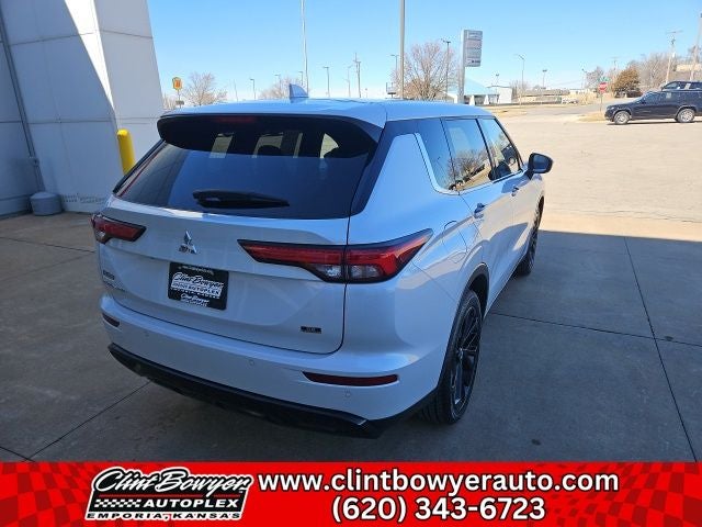 2024 Mitsubishi Outlander SE Black Edition w/Pano Roof